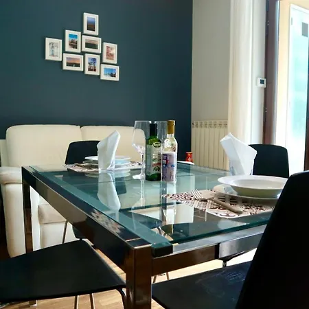 A Due Passi Dal Centro & Parcheggio Gratuito Apartamento *