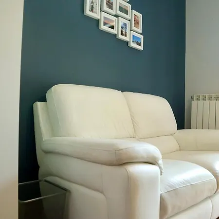 A Due Passi Dal Centro & Parcheggio Gratuito דירה *